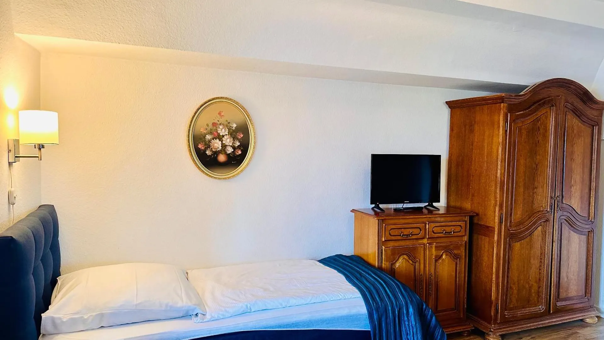 Altstadthotel Hayk Am Rhein Cologne Germany