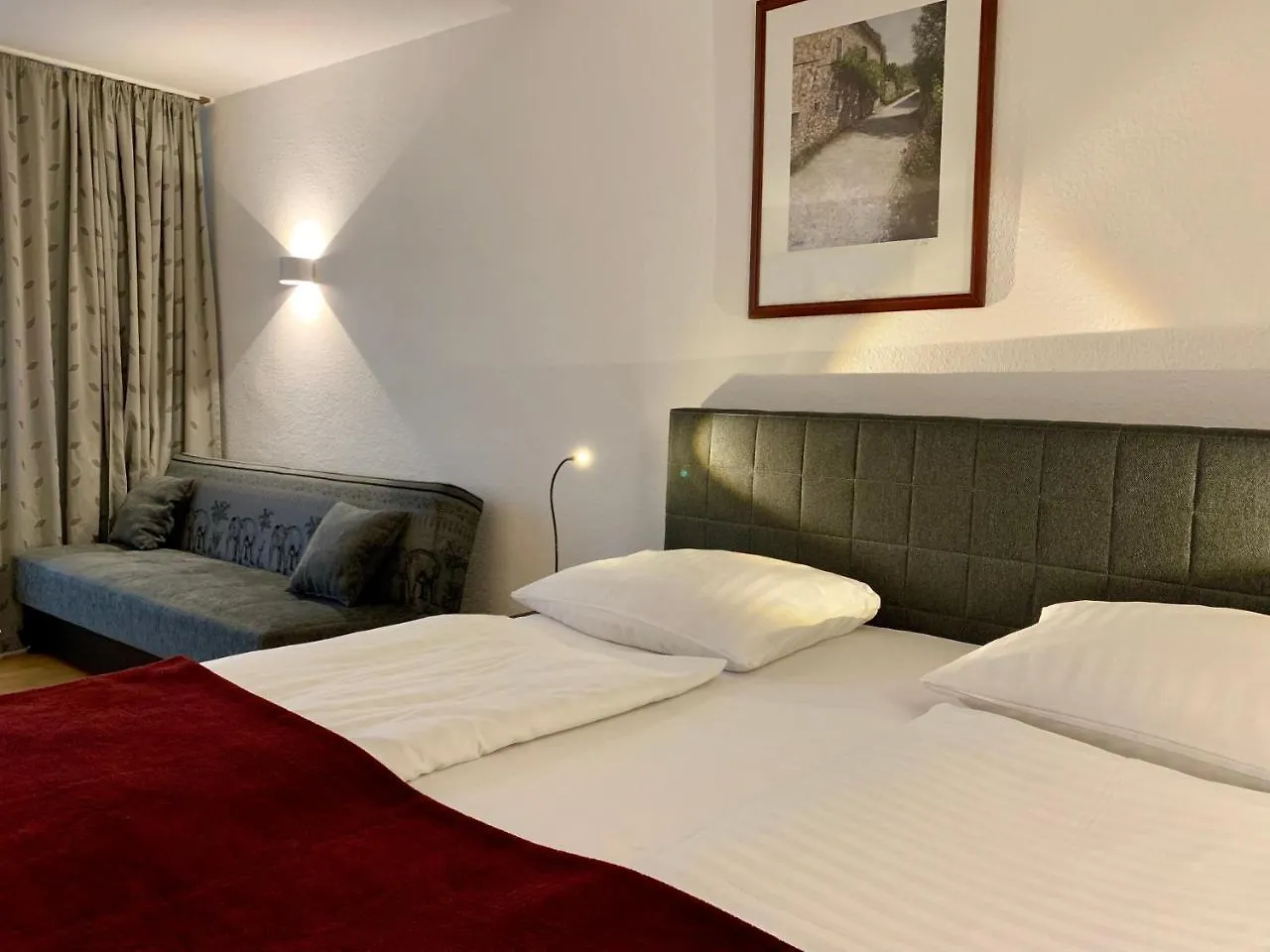 Altstadthotel Hayk Am Rhein Cologne Hotel