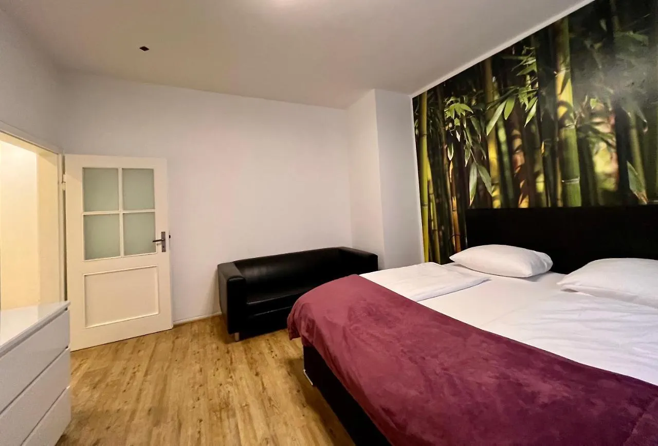 Altstadthotel Hayk Am Rhein Cologne