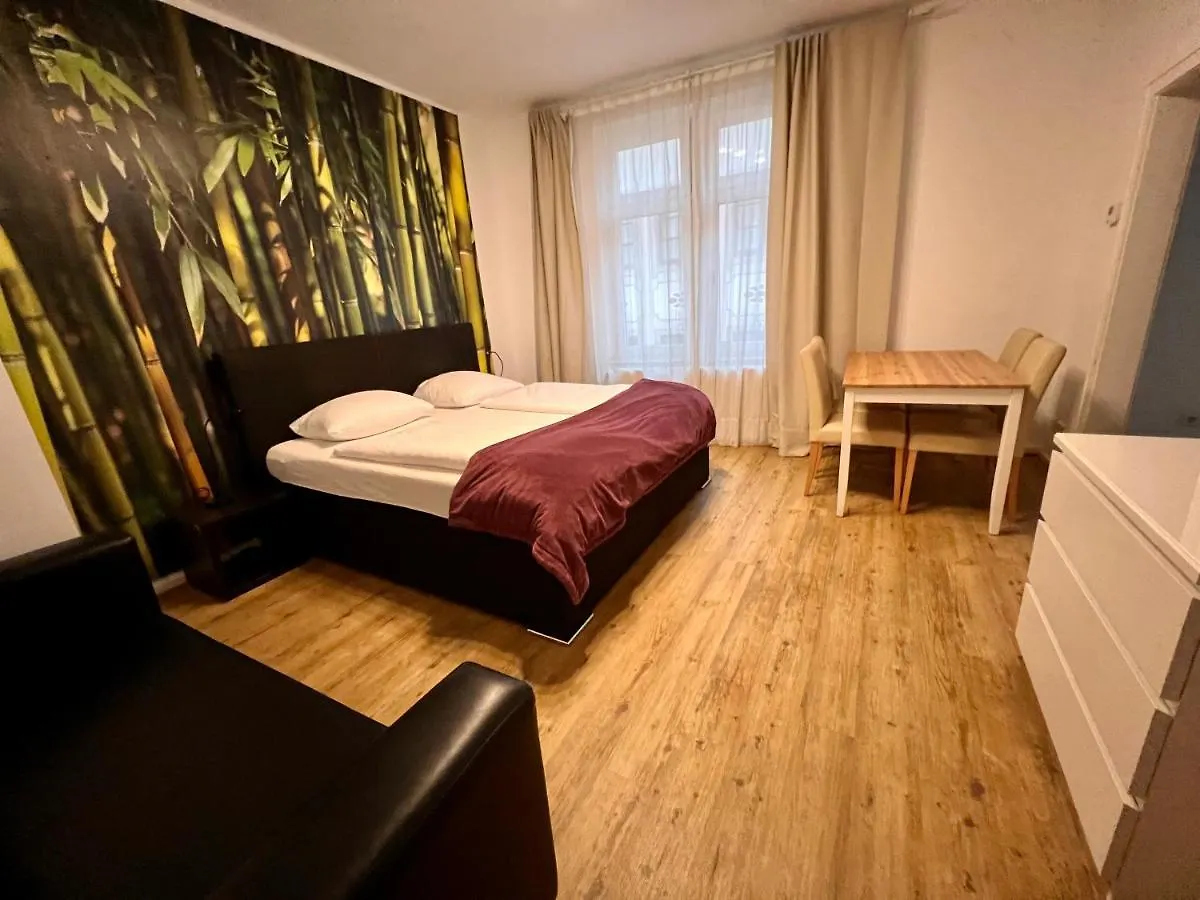 Altstadthotel Hayk Am Rhein Cologne