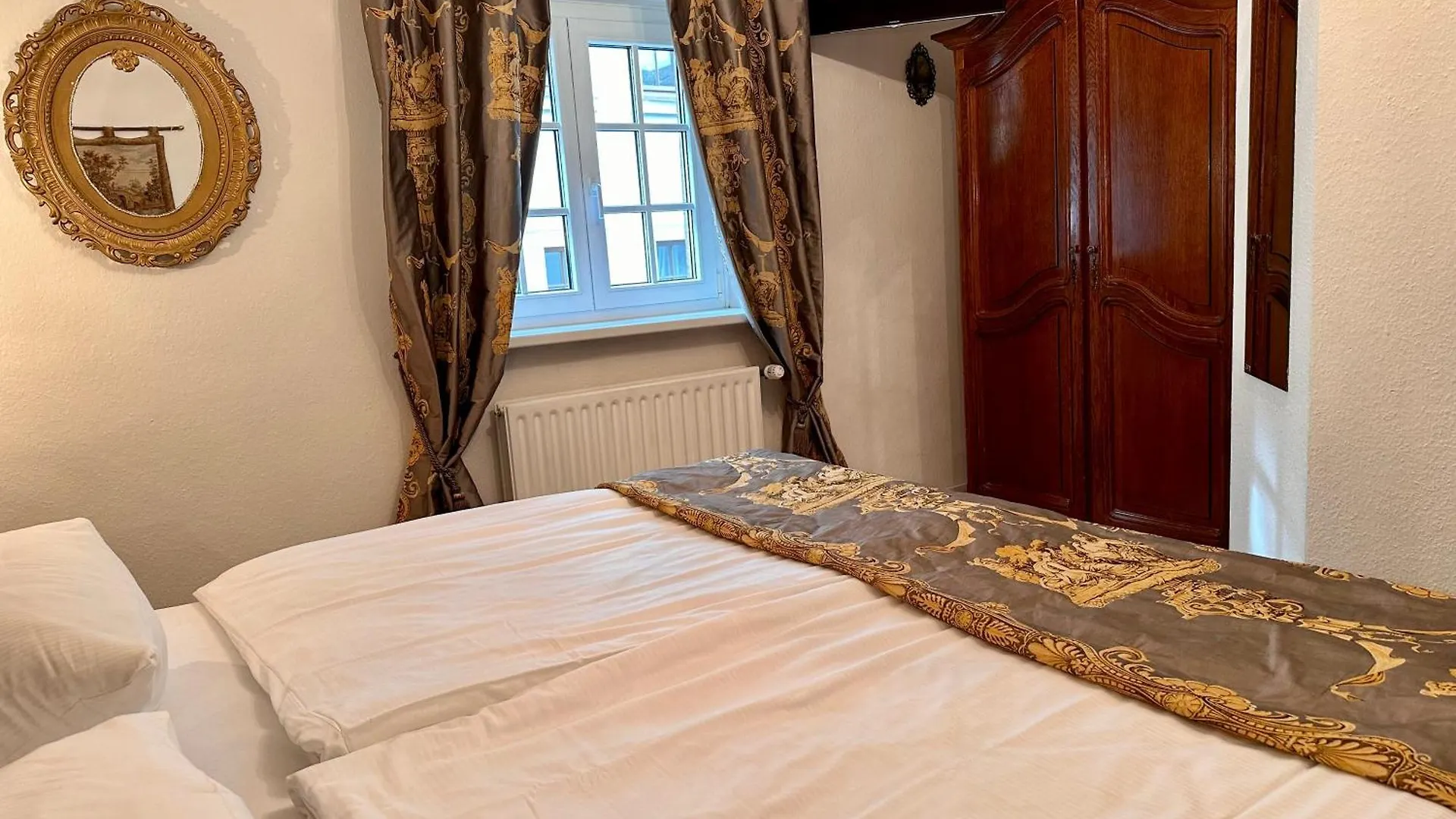 *** Hotel Altstadthotel Hayk Am Rhein Cologne Germany