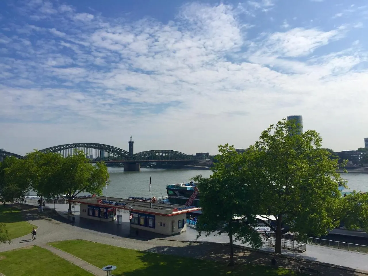Altstadthotel Hayk Am Rhein Cologne Germany