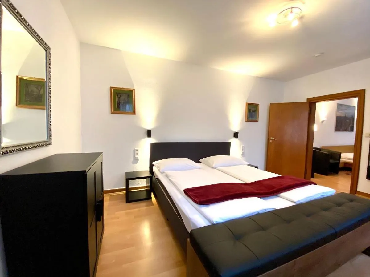 Altstadthotel Hayk Am Rhein Cologne Hotel